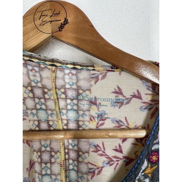 Soft Surroundings Fifi Embroidered Mixed Print Bell Sleeve Tunic Top Size Medium - Picture 3 of 5